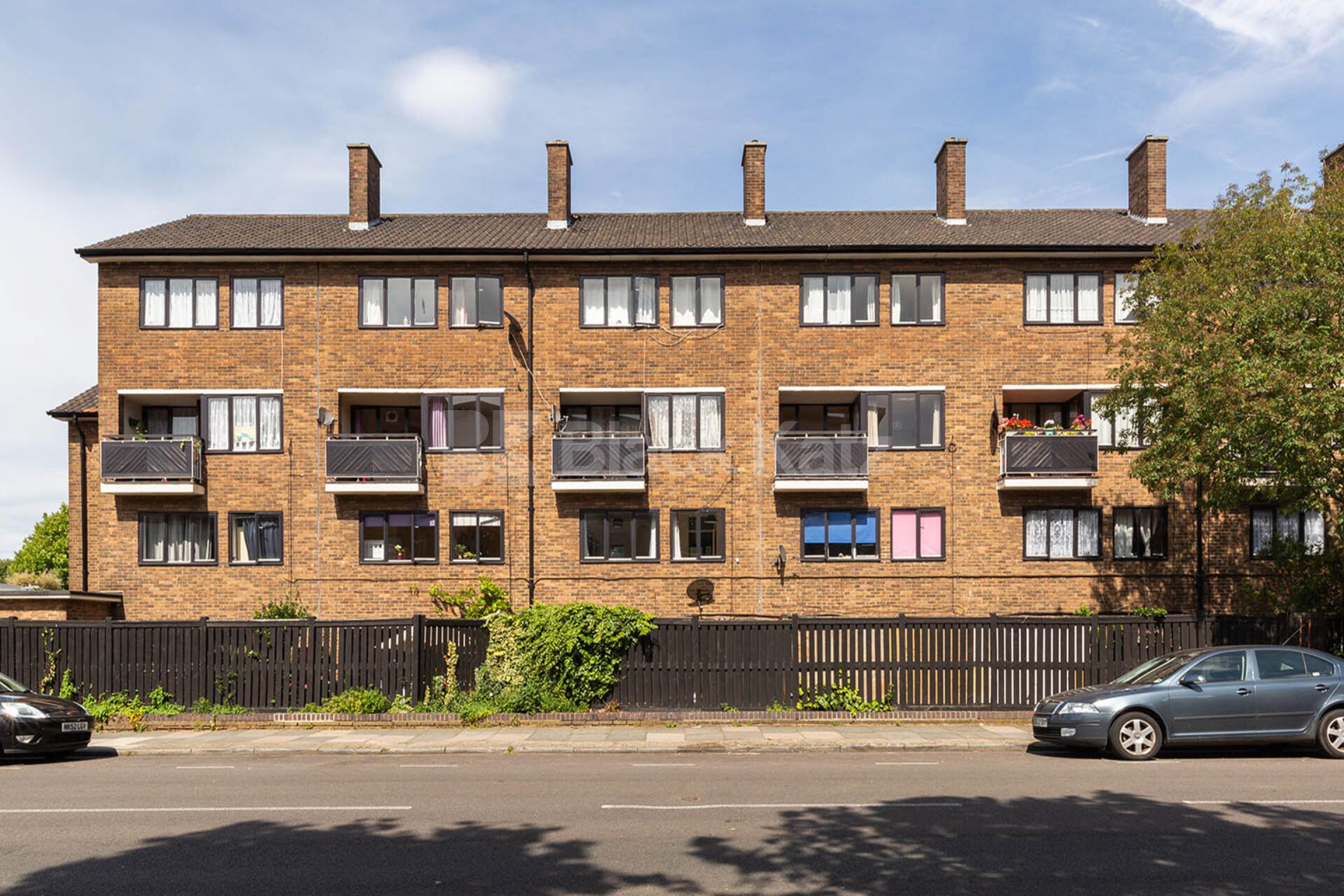split level 5 bedroom 2 bathroom maisonette located on a residential street Dalmeny Avenue , Tufnell Park  N7